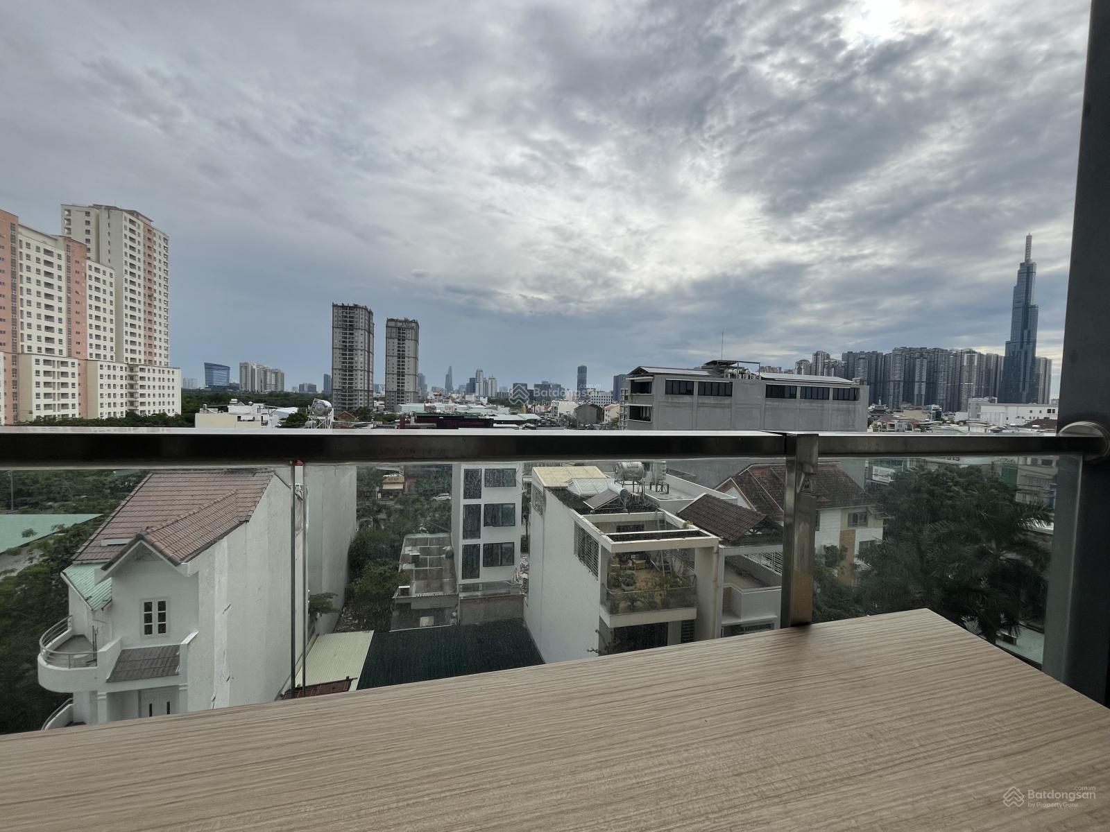 Chính chủ bán căn góc 3PN view Quận 1 và Landmark tầng thấp, có sẵn sổ hồng, 9,5 tỷ VND