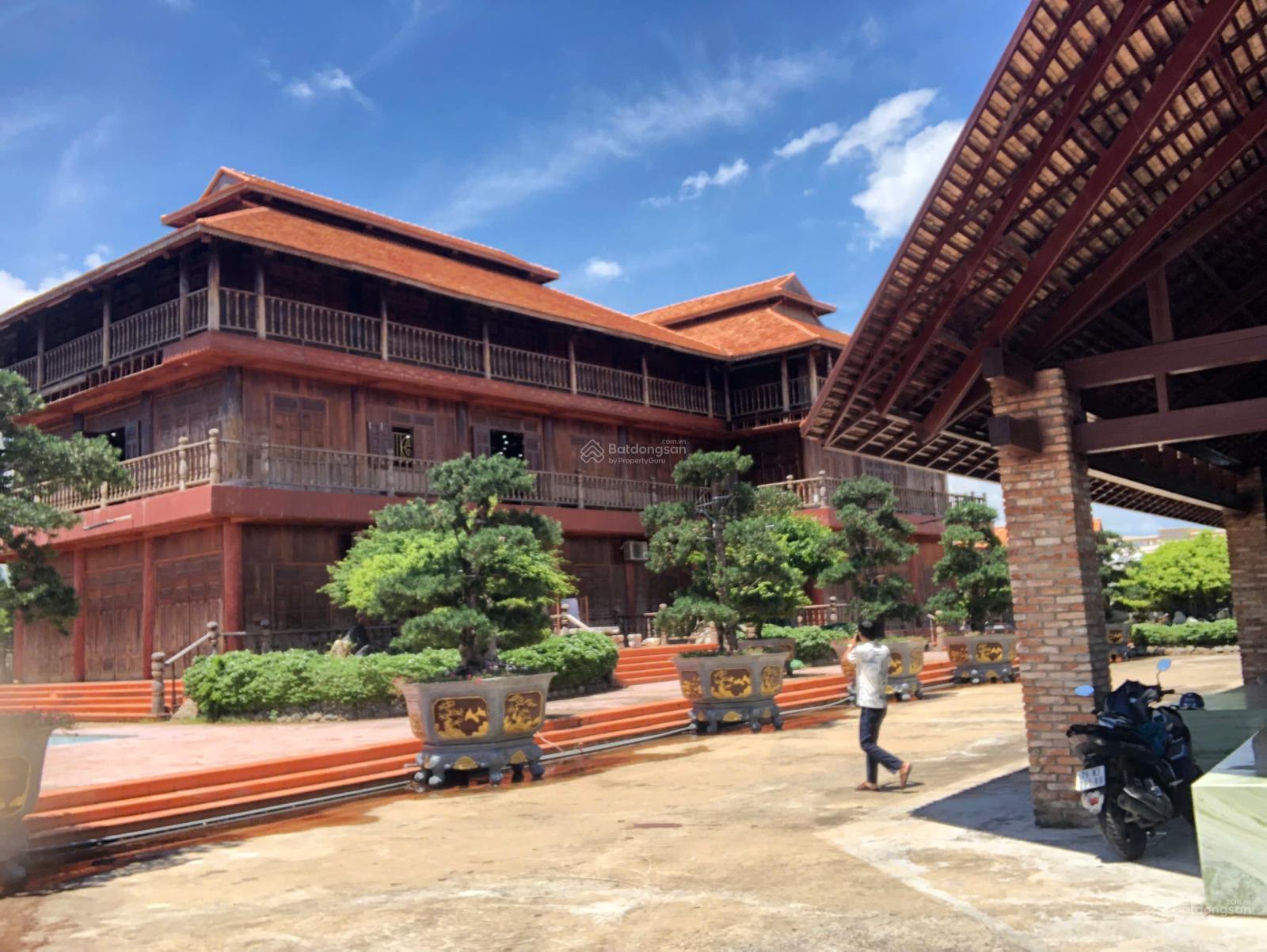 Cần bán khu nghỉ dưỡng cao cấp tại thị trấn Cần Thạnh Cần Giờ rất đẹp, có nhà gỗ cao cấp, cây cảnh