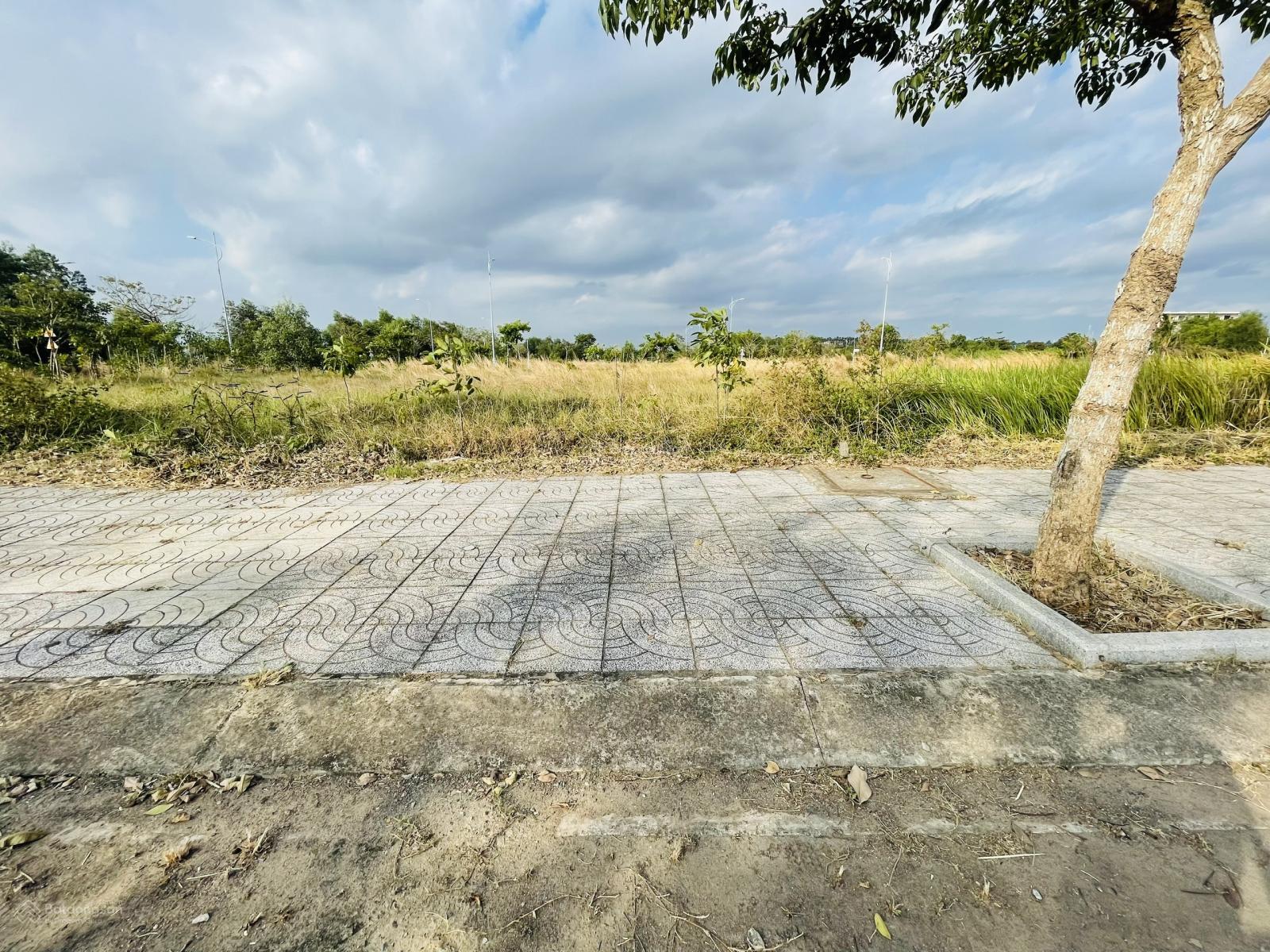 Chính chủ kẹt tiền gửi bán nhanh nền nhà phố 100m2 chỉ 17tr/m2 Biên Hòa New City hỗ trợ vay đến 80%