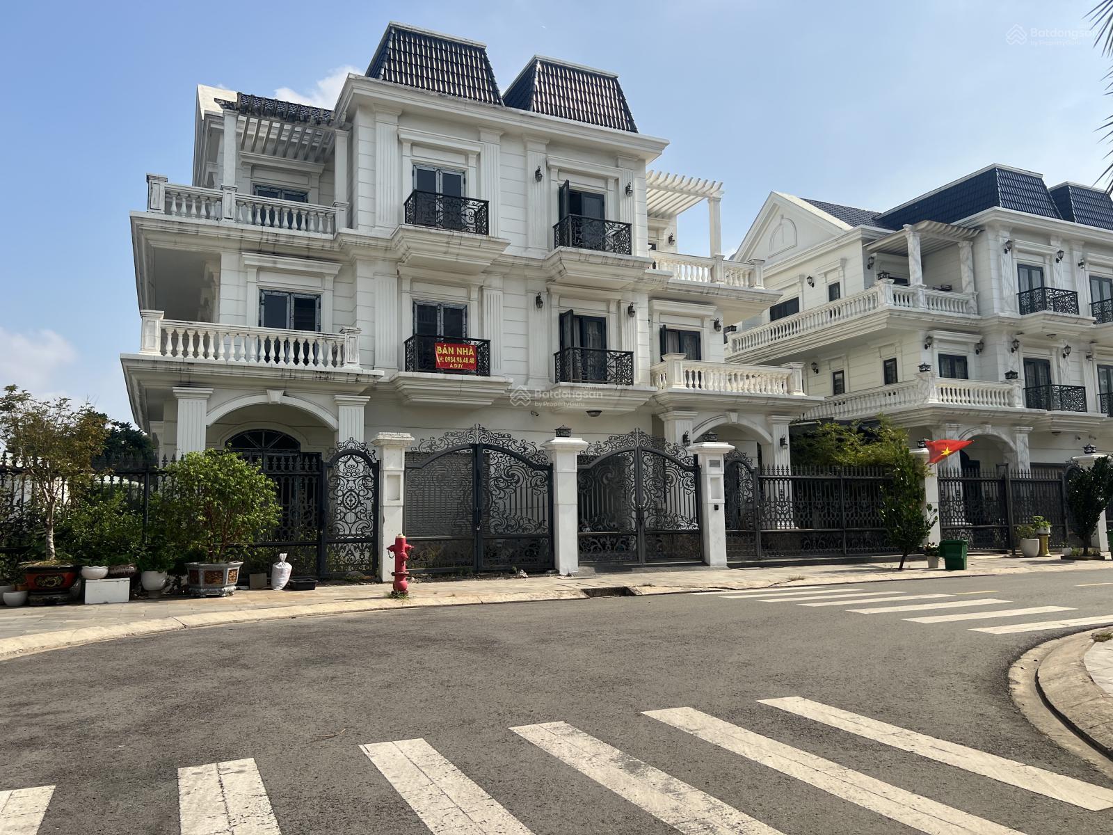 Bán nhà gấp mặt phố Cách Mạng Tháng Tám, 6,5 tỷ, 110m2, đẹp, sầm uất, trung tâm BH 0975 571 *** LH