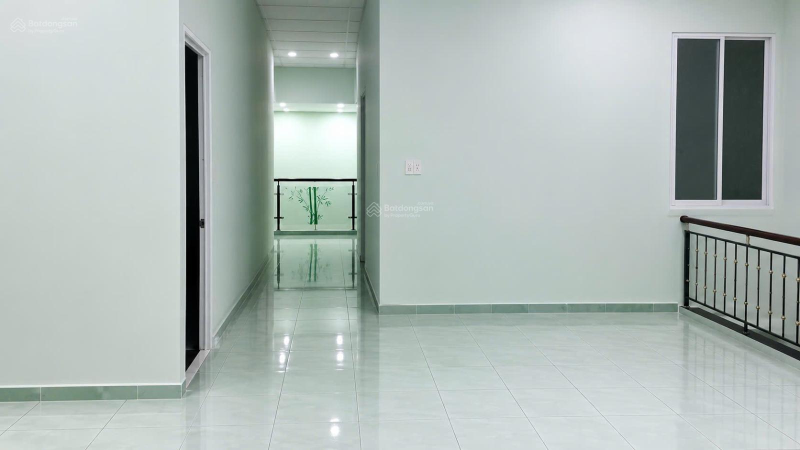 Bán nhà riêng tại Phạm Ngọc Thạch, 5,5 tỷ, 190 m2, view đẹp, nhiều tiện ích
