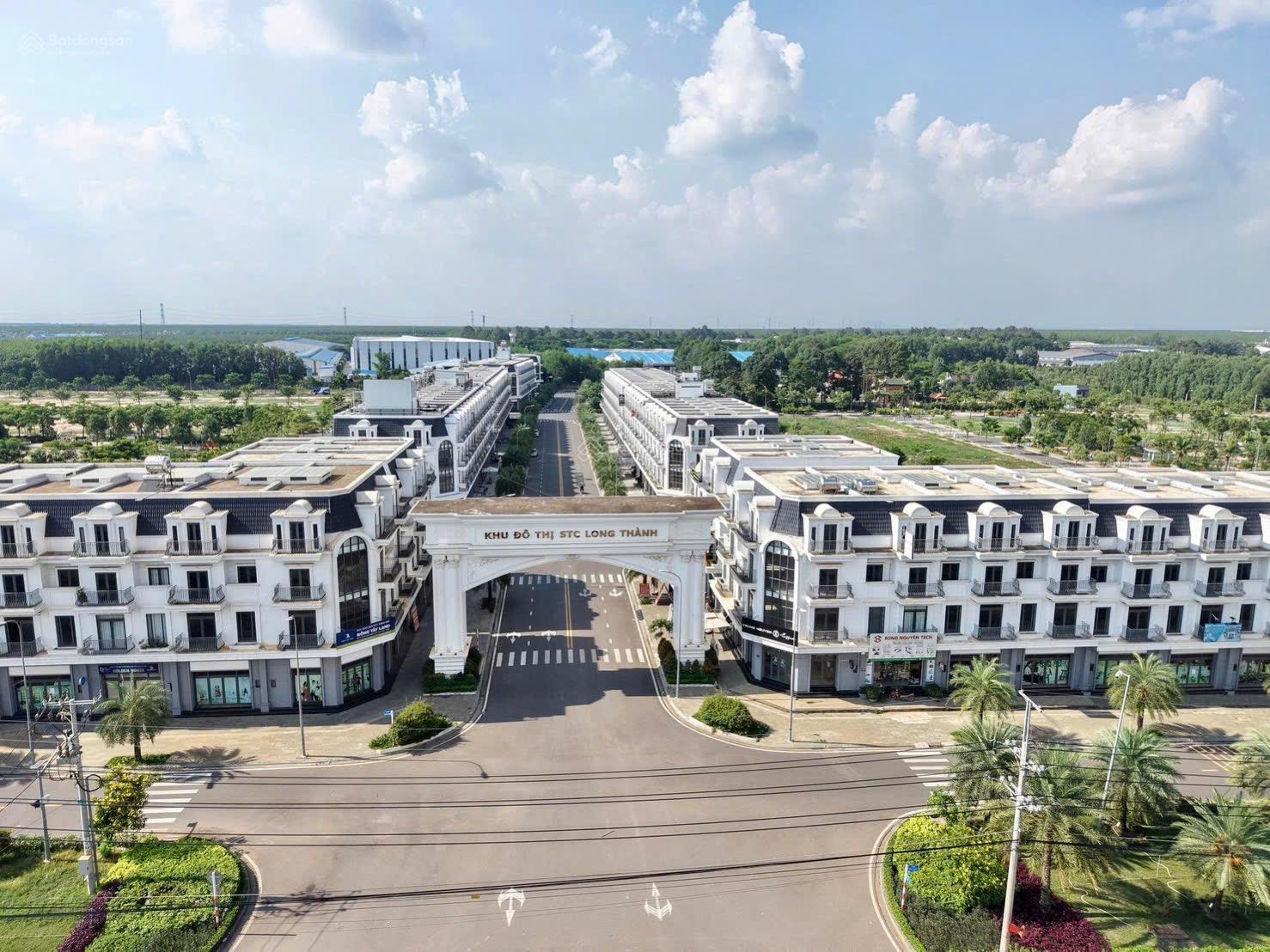 Bán shophouse 100m2 giá 7 tỷ trục đường chính 24m ngay cổng STC