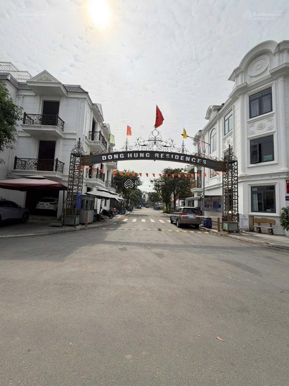 Chính chủ bán nhà 3 tầng trung tâm Dĩ An, khu dân cư Đông Hưng Residences